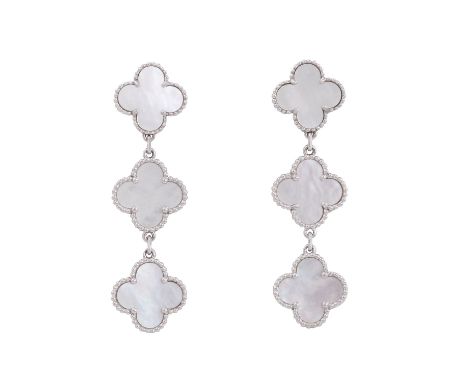 VAN CLEEF & ARPELS Paar Ohrhänger "Magic Alhambra" mit je 3 Motiven, Perlmutt, NP vergleichb: 9.550 €, 18K WG, 13,3 gr, L: 5.