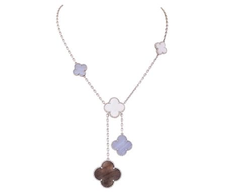 VAN CLEEF & ARPELS Collier "Magic Alhambra" mit 6 Motiven aus Perlmutt und Chalzedon, akt. NP: 12.800 €, WG 18K, 28,6 gr, Ket