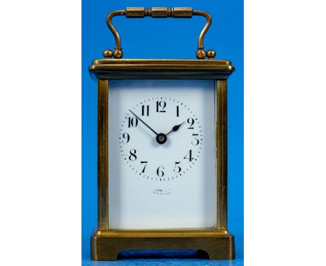 Antike französische Reiseuhr, sogen. "Carriage Clock", rundum verglastes Messinggehäuse, arabische Ziffern, weiß emailliertes