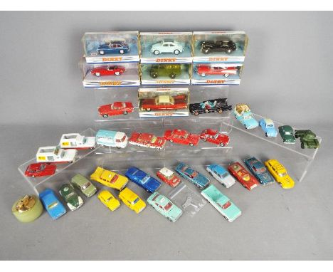 Corgi, Dinky Toys, Matchbox Dinky, Illustra - A collection of over 30 mainly unboxed diecast model vehicles. Lot includes Cor