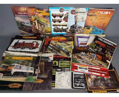 Lima, Hornby, Wrenn, Others - A collection of over 30 model railway catalogues. Lot includes Wrenn Second edition catalogue; 