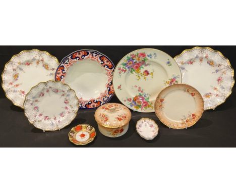 A pair of Royal Crown Derby Antoinette shaped circular dinner plates, 26cm diameter, first quality; others, dessert plate, 20