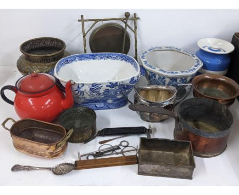 A mixed lot to include a T.G Green Cornish ware lidded jar, Victorian copper cooking pot and other itemsLocation: 