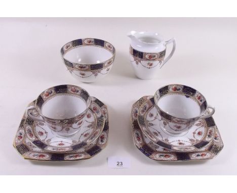 A Royal Belgrave Edwardian tea set decorated swags comprising: six cups and saucers, six tea plates, sugar bowl and jug 