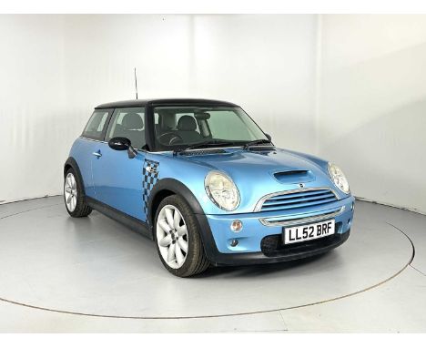 Registration: LL52BRF  VIN: WMWRE32000TC70013  Mileage Showing:   Transmission: Manual  MOT: 11/08/2025First registered Febru