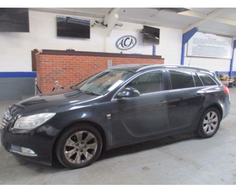 Make &amp; Model: Vauxhall Insignia SRI CDTIDate of Reg: KU61 OUHColour: Blackcc: 1956MoT: 21-10-2021Fuel Type: DIESELMileage