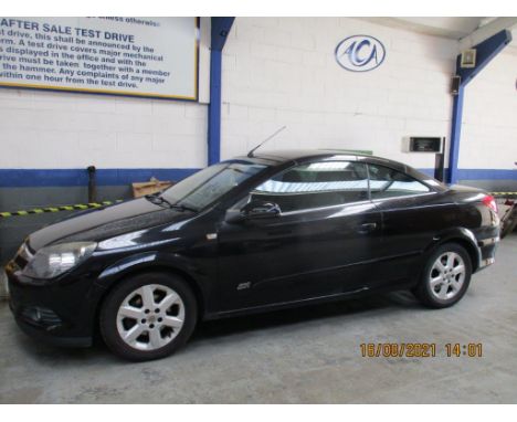 Make &amp; Model: Vauxhall Astra Twin Top SportDate of Reg: SB07 KTTColour: Blackcc: 1598MoT: 05-10-2021Fuel Type: PETROLMile