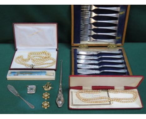 SILVER HANDLED BUTTON HOOK, SMALL SILVER FISH KNIFE, PARKER PEN, VESTA CASE, TWO PEARL TYPE NECKLACES, GALLEON FORM COSTUME B