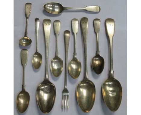 PARCEL OF SILVER FLATWARE 