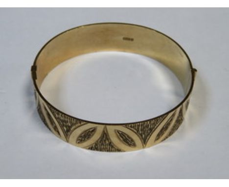9ct GOLD BANGLE 