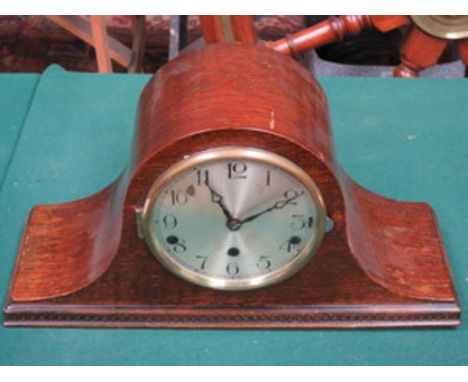 OAK CASED MANTEL CLOCK 