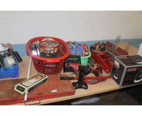 A LARGE QUANTITY OF ASSORTED TOOLS TO INCLUDE A CAR JACK, ETC 