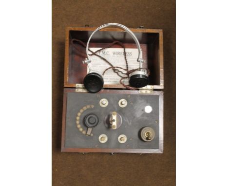 AN VINTAGE WIRELESS RECEIVER 