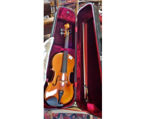 Modern Westbury 16" Viola in case