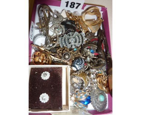 Collection of vintage jewellery, rings, enamel fob medallions, etc.