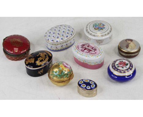 A collection of pill or patch boxes, to include Limoges Havilland example