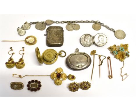 A COLLECTION OF ANTIQUE JEWELLERY and trinkets to include two small late 18th/early 19th century memorial hair brooches (one 