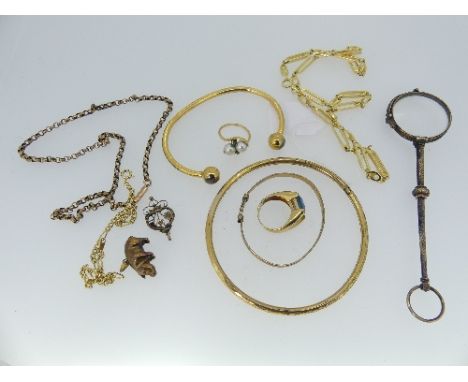 A small quantity of Jewellery, including a 9ct rose gold chain, marked on the clasp 9ct, a small 9ct gold pig charm, approx t