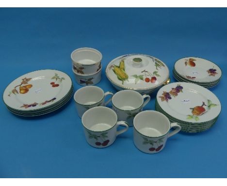 A Royal Worcester Evesham and Evesham Vale part-dinner services, appx.40 pieces, including ten dinner plates, ten bowls, four