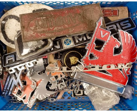 Assorted car badges, including Austin (box)  Please see our terms and conditions in relation to collection