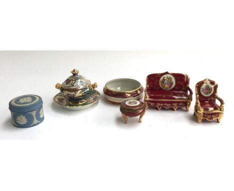 A small collection of Limoges trinket boxes; together with a Wedgwood Jasperware trinket box 