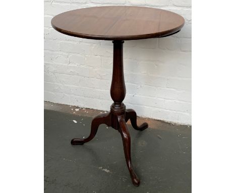 A Regency mahogany tip-top tripod table, cabriole legs with pointed pad feet, 55x70cmD 