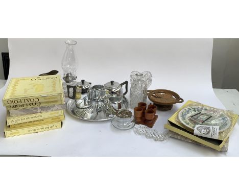 A mixed lot to include various cut glass ware to include oil lamp, Coalport boxed plates, brass tankard, Towerbrite Tableware
