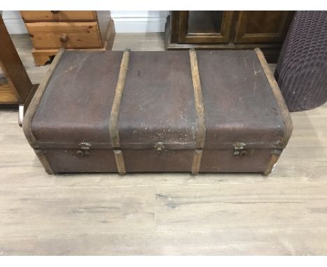 VINTAGE BOUND TRUNK N A)