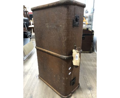 VINTAGE BOUND TRUNK (N A )