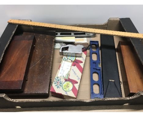 1 BOX OF VINTAGE TOOLS ETC INCLUDING BULLNOSE PLANE