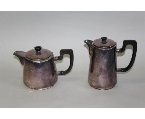 Elkington Monarchy silver plate teapot and coffee pot (2)