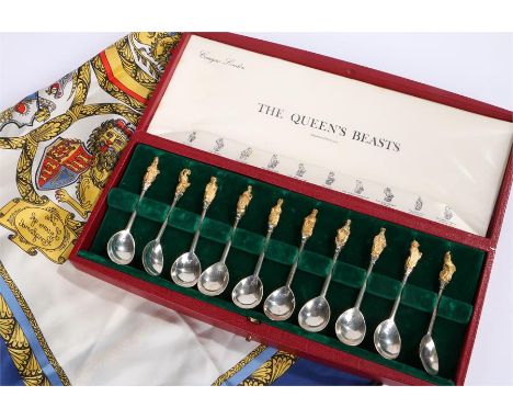 Queens Beasts interest, to include a set of ten silver spoons 'The Queens Beasts Spoons', edition no 452 of 2000, contained w