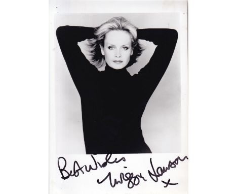 Twiggy Lawson, Model &amp; Actress, 6x4 inch Signed Photo. Good condition. All autographs come with a Certificate of Authenti