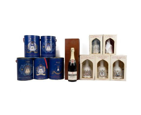 Ten Bells Whisky boxed Royal commemorative ceramic decanters 1980's and 1990's 8 x&nbsp; 75cl and 2 x 50cl all 43% alc/vol - 