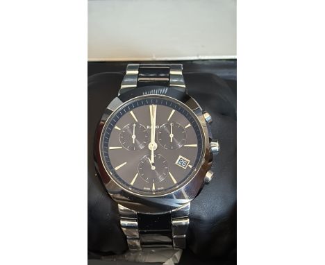 Gents Rado Swiss Made chronograph watch, black dial, date window at 4 o'clock, three sub-dials. Includes original packaging a