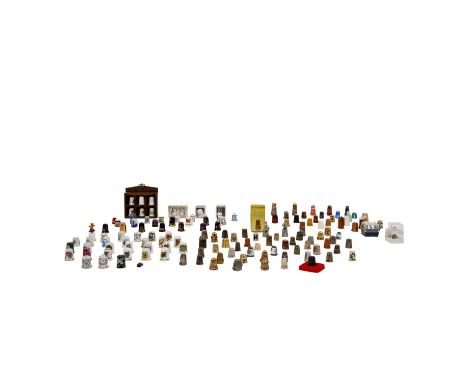 Konvolut aus über 140 Fingerhüten, verschiedene Materialien und Formen aus einer Privatsammlung: 49 Fingerhüte aus Metall, 32