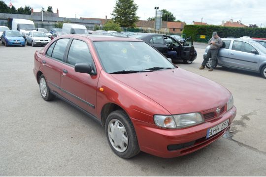 Nissan almera 1997