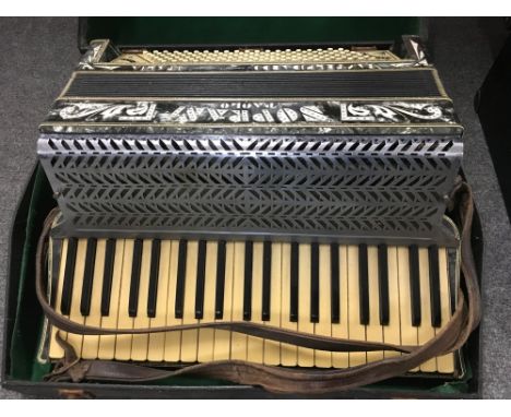 soprani Auctions Prices | soprani Guide Prices