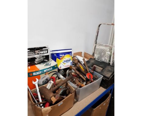 QUANTITY OF VINTAGE TOOLS TOGETHER WITH STEP LADDERS AND BOXED WALLPAPER STRIPPER ETC
