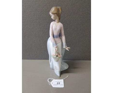 LLADRO FIGURE 7622 BASKET OF LOVE  NO BOX