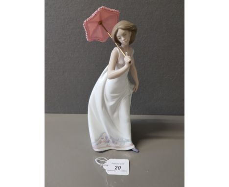 LLADRO FIGURE 7636 AFTERNOON PROMENADE  NO BOX