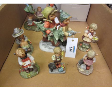 Hummel figure group 'Tree Trimming Time' and five small Hummel figures