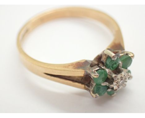 9ct gold green stone and diamond ring size N 2.8g