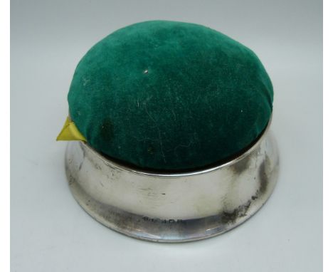 A silver pin cushion trinket box, Birmingham 1919 