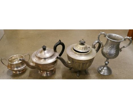 Two boxes of mixed silver plate **PLEASE NOTE THIS LOT IS NOT ELIGIBLE FOR IN-HOUSE POSTING AND PACKING** 