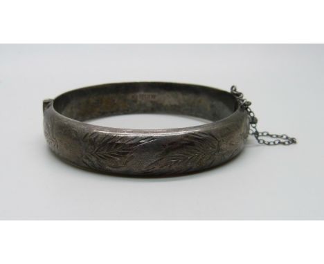 A silver bangle, 21.1g 