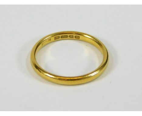 WEDDING BAND. A 22ct. gold plain wedding band. Size M/N. Approx. 3g.  Please note that all items in this auction are previous