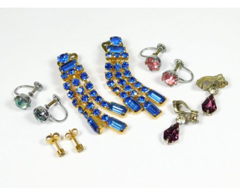 COSTUME JEWELLERY. Costume jewellery earrings & a pair of gold plated stud earrings.  Please note that all items in this auct