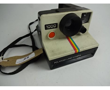 POLAROID 1000 LAND CAMERA