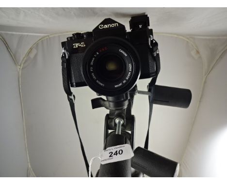 CANON F1 CANON FD 35MM AND EXTRA TOKINA ZOOM ON TRIPOD